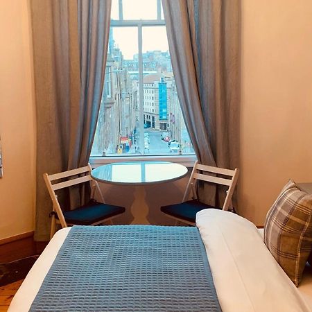 The Royal Mile Residence By Reserve Apartments 에든버러 외부 사진