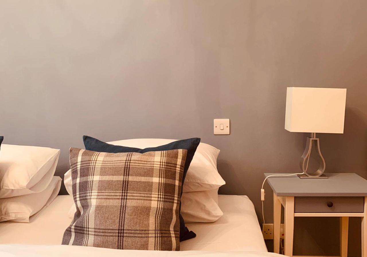 The Royal Mile Residence By Reserve Apartments 에든버러 외부 사진