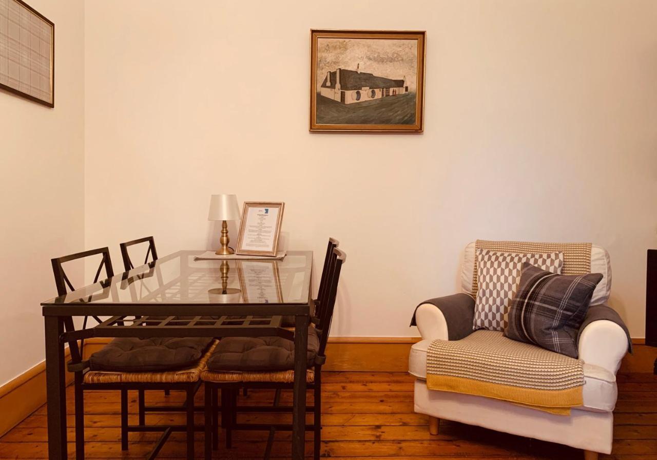 The Royal Mile Residence By Reserve Apartments 에든버러 외부 사진